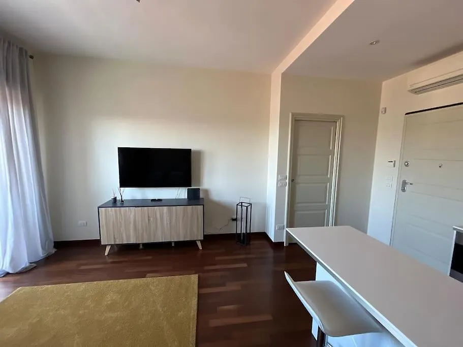 Suite 220-1