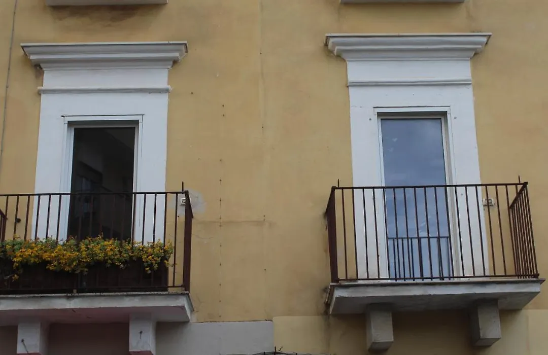 Kimia Home, Centro-1