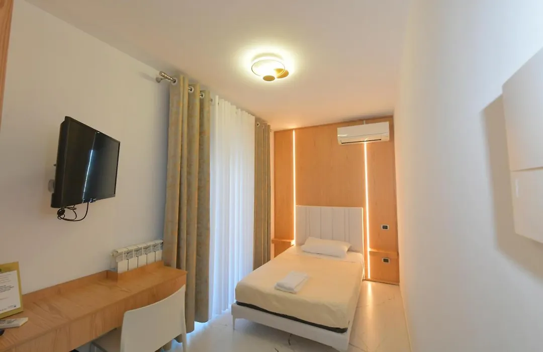 Noemi B&B-1