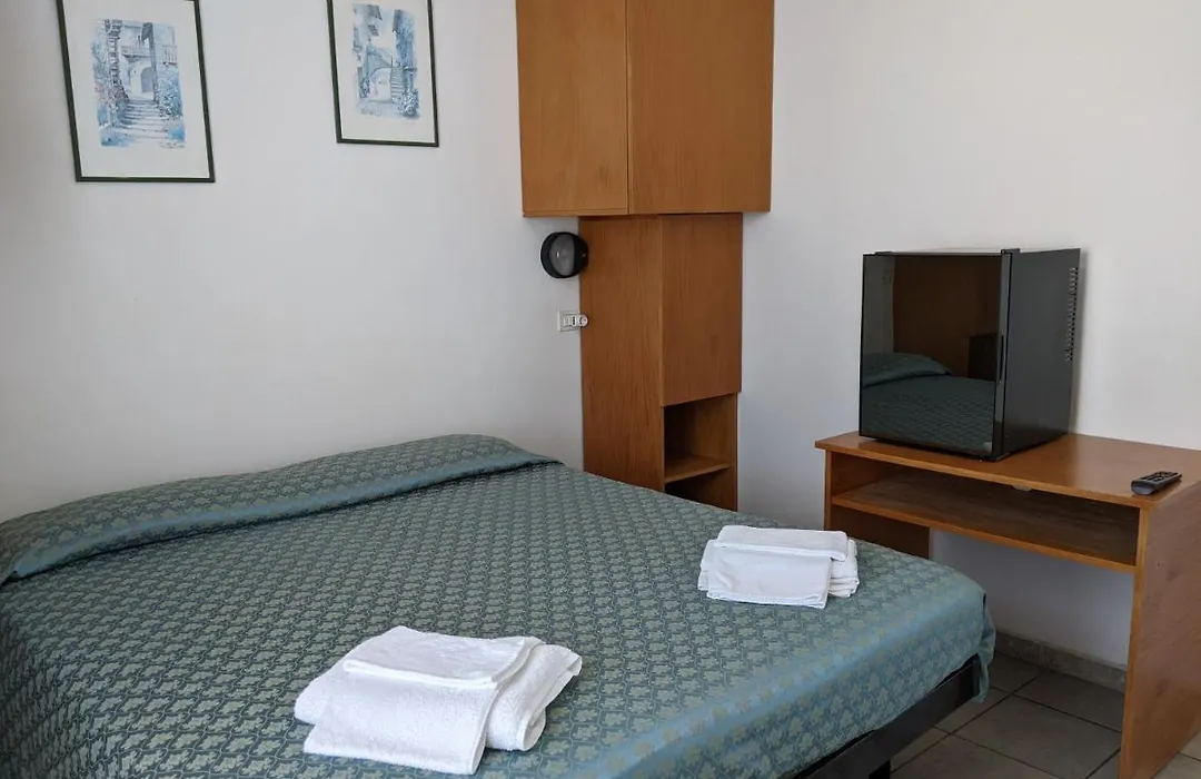 Albergo Casa Del Turista-1