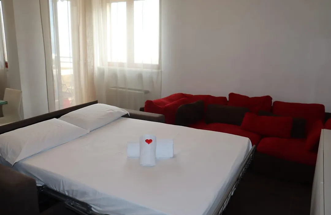 Guesthost - Bari Airport Seaview Apartment-1