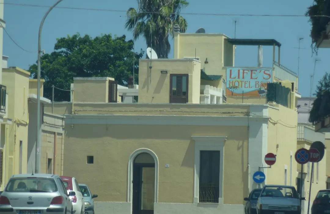Life'S Hotel B-1