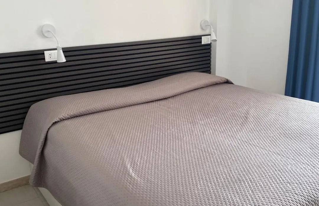 Manfredi Sea Room-1