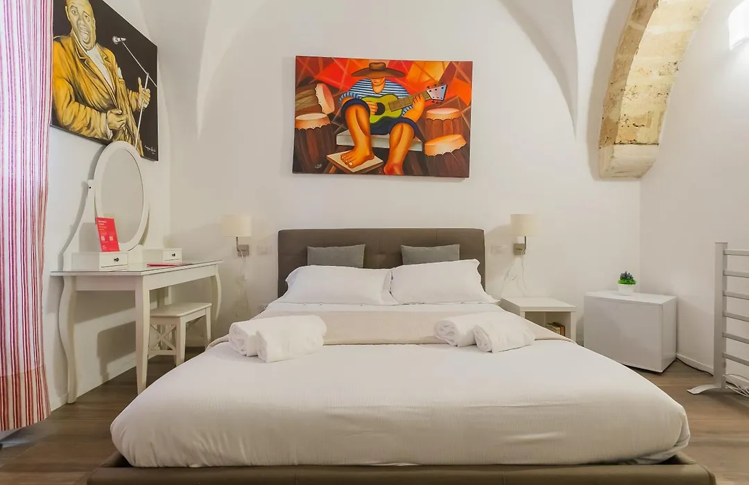 Red Rooms By Wonderful Italy-1