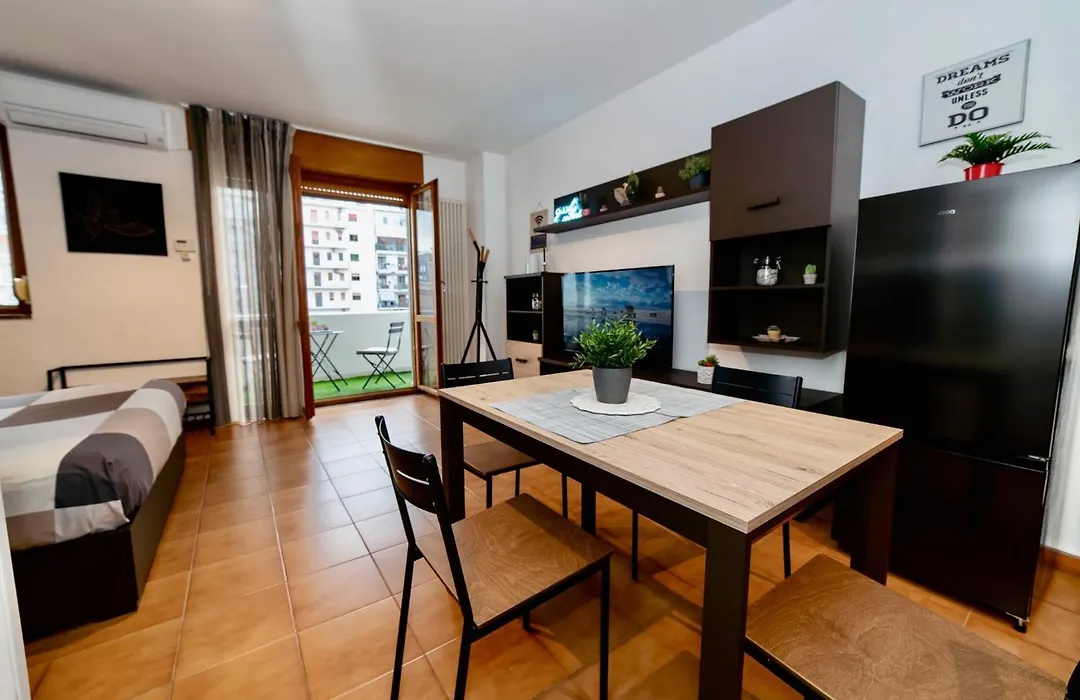 Robertone Guest House 14-1