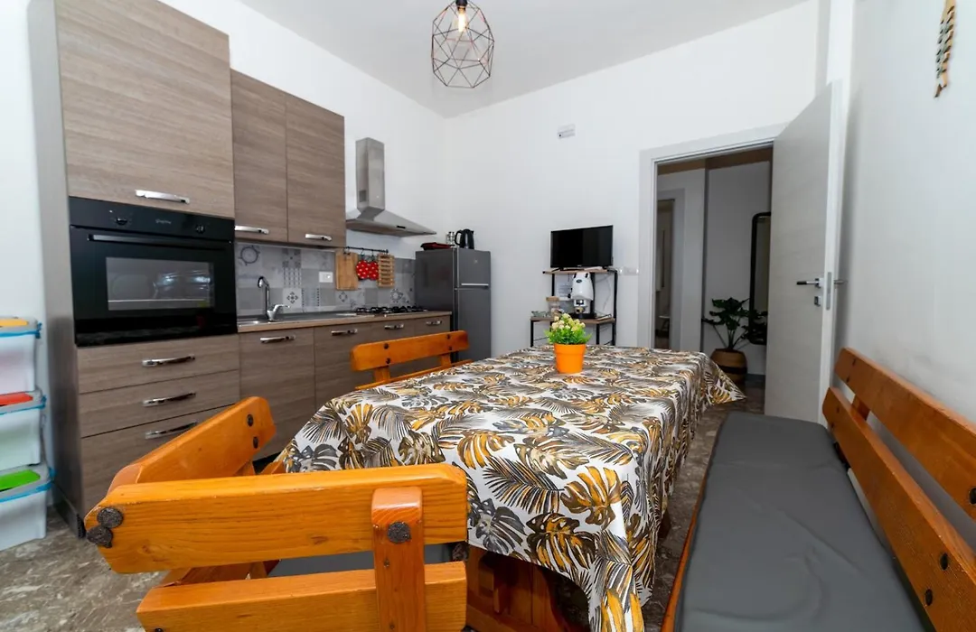 Robertone Guest House-1