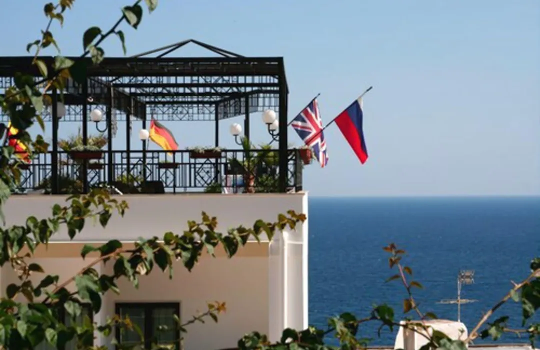 Grand Hotel Mediterraneo-1