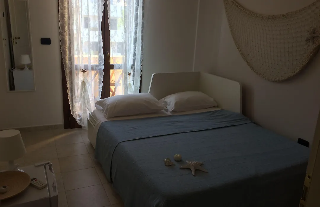 B&B Pesciolino Rosso-1