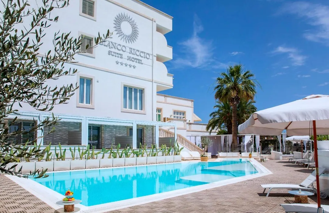 Bianco Riccio Suite Hotel-1