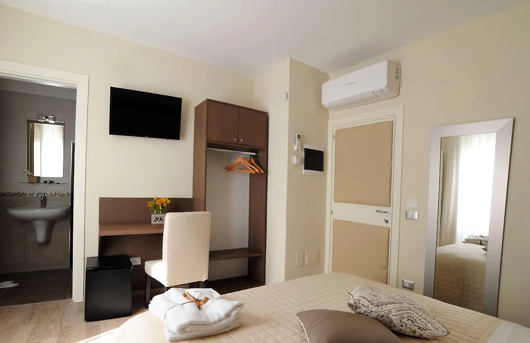 B&B Dimora Santa Chiara-1