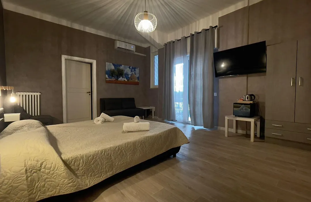 Cconforthotels R&B Gary House-1