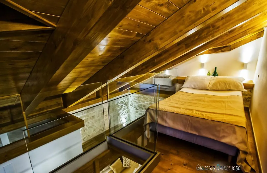 Beatrice Rooms-1