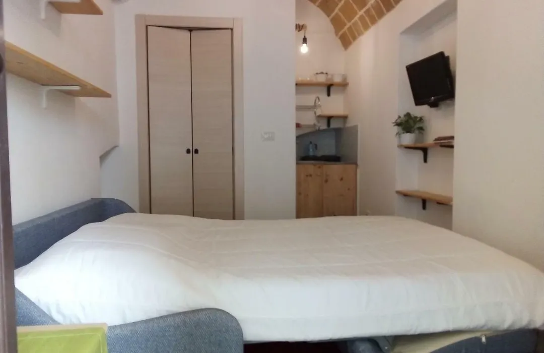 Room In The Doxi Palace-1