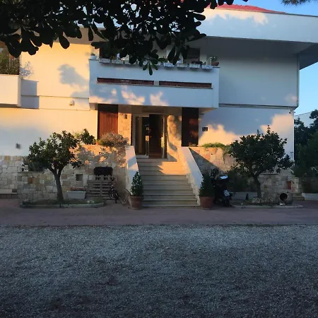 La Casa Di Emanuella - Rooms & International Suites-2