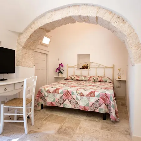 Trullo Giardino Fiorito-2