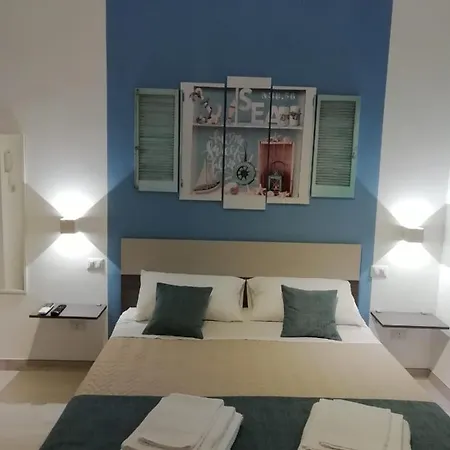 Flamingo Rooms-2