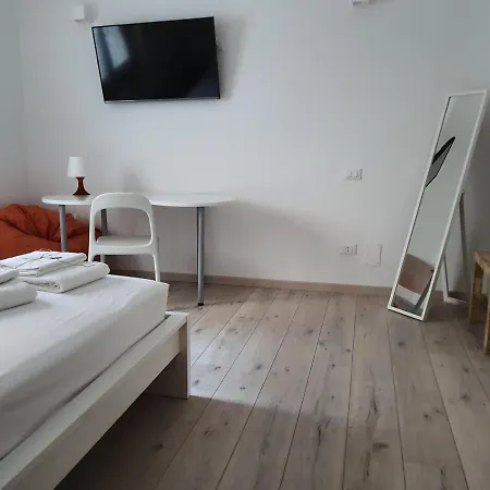 Isabella d'Aragona Guest House-2