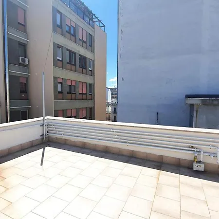 La Terrazza Tra I Tetti Studio - Bari Centro-3