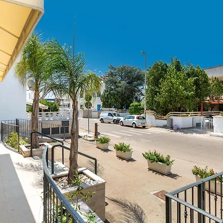Lido Marini Rooms-3