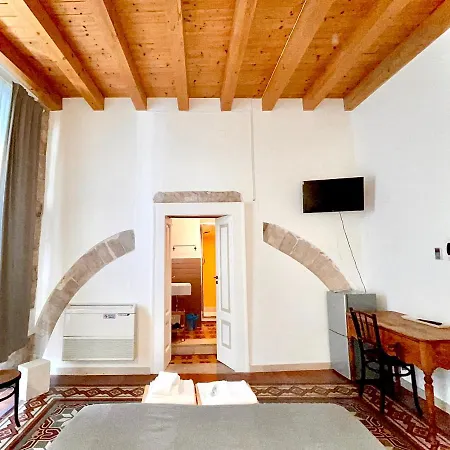 Palazzo Lupicini Affittacamere-2