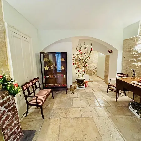 Palazzo Lupicini Affittacamere-3