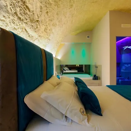 Iris Luxury Suite-2