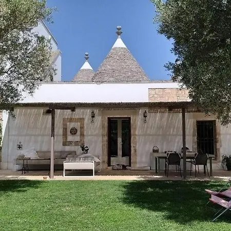 Trulli Apulia- Valle D'Itria--2