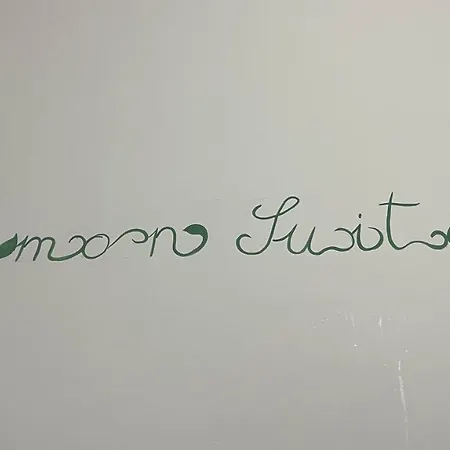 Lemon Suite-Luxury-3