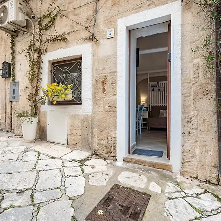 Vico Di Ostuni Stone Houses In The Heart Of Ostuni By Rentbeat-3