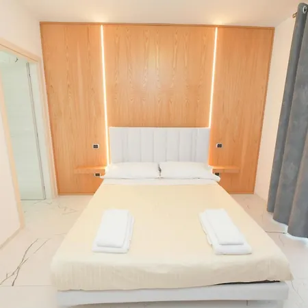Noemi B&B-2