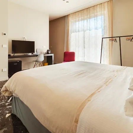 Mpiut Exclusive Rooms - Housea-2