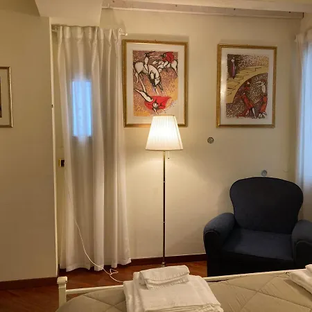 Araba Fenice Apartments - Bari Centro-2