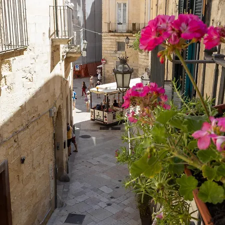 Palazzo Della Contessa - Suites & Breakfast-3