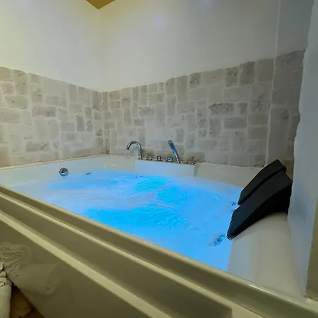 Le Plaisir Luxury Room con vasca idromassaggio-2