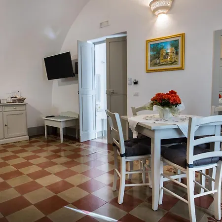 Le Finestre Su Porta Carrese - Luxury Rooms-2