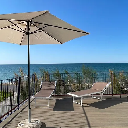 La Margherita Fronte Mare con Terrazzo Privato sul Mare-3