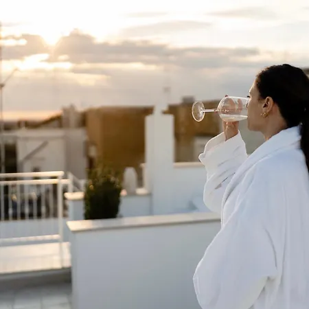 Aurluna Luxury Suites-2