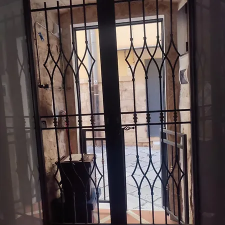 La casa nel vico-3