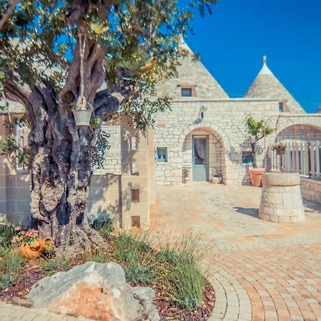 Navolte Trulli con Piscina&Relax a Locorotondo-3