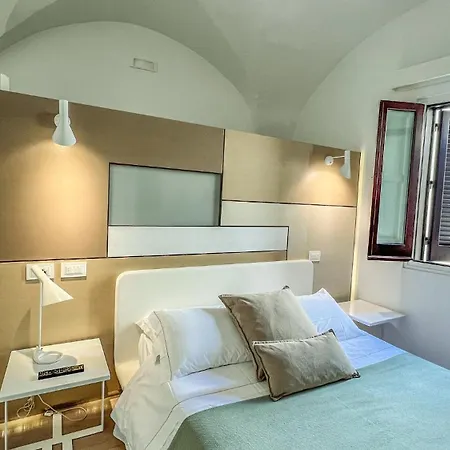 Santacroce Luxury Rooms-2