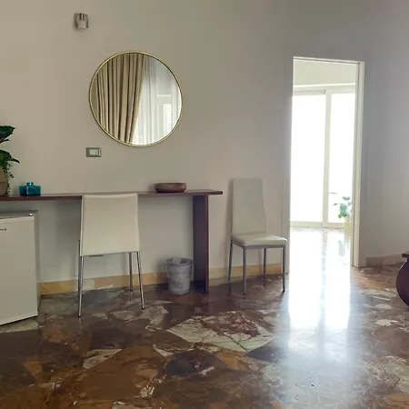 Il Giardino Di Flora Con Piscina & Jacuzzi-3