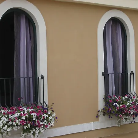 Notos B&B-2