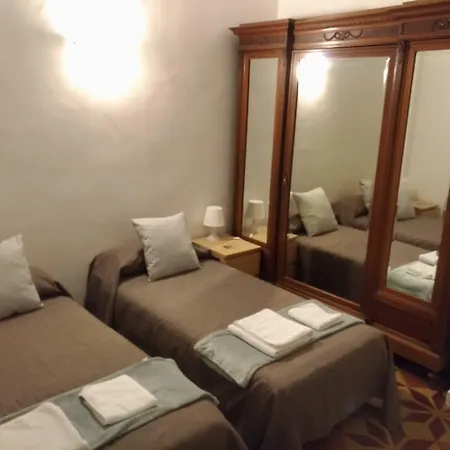 Domus Nikolai Rooms And Terrace-Central Bari-3
