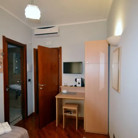 B&B Studio 162-3