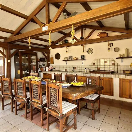 Villa Anna Salento - due camere con piscina, cucina e BBQ a pochi minuti dal mare-3
