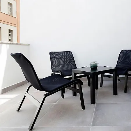 Minimal Rooms-2