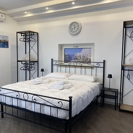 FraMe Room-3
