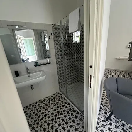 Sine Tempore B&B-3