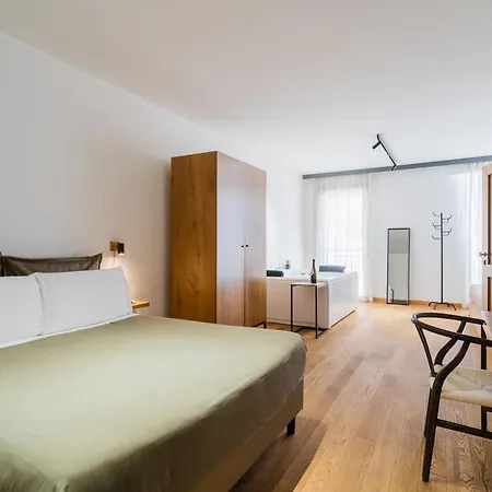 Glass House - Smart Rooms & Parking-3