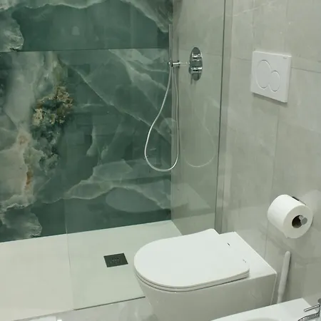 Alessio Room-2
